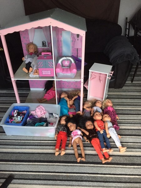 design a friend doll house